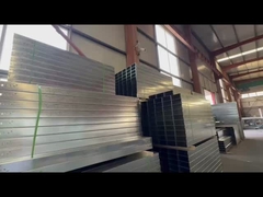 Einheitlich ausgerichtet, mit einer breiten Bandbreite von mehr als 20 mm