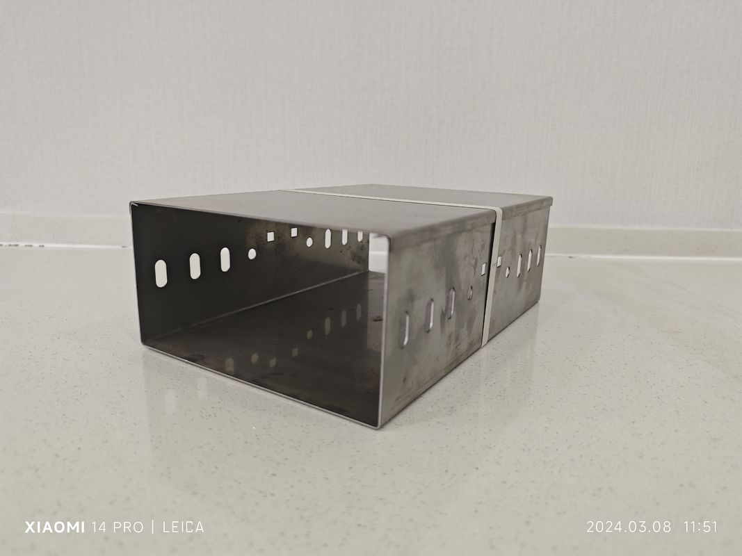 3 m - 6 m Länge Galvanisiertes Stahl Perforierter Kabel-Tray Korrosionsbeständig