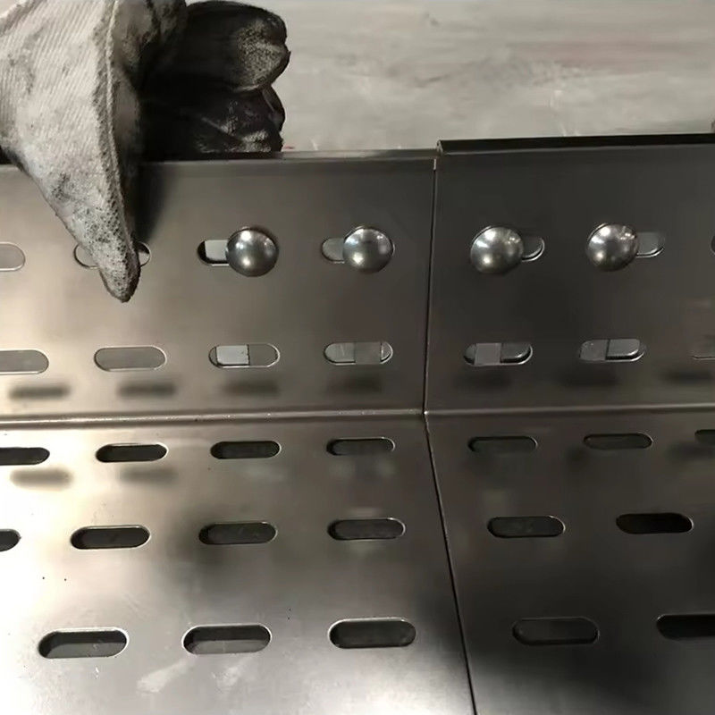 Innen-Außen-Hot Dip Galvanisiertes Kabeltrey mit Lüftungs- oder Perforationskanal
